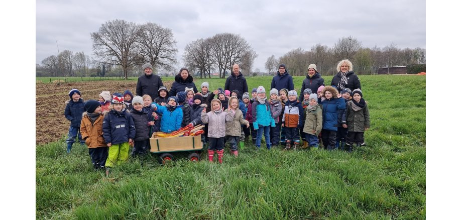 Kita Karken Baumpflanzaktion in Karken