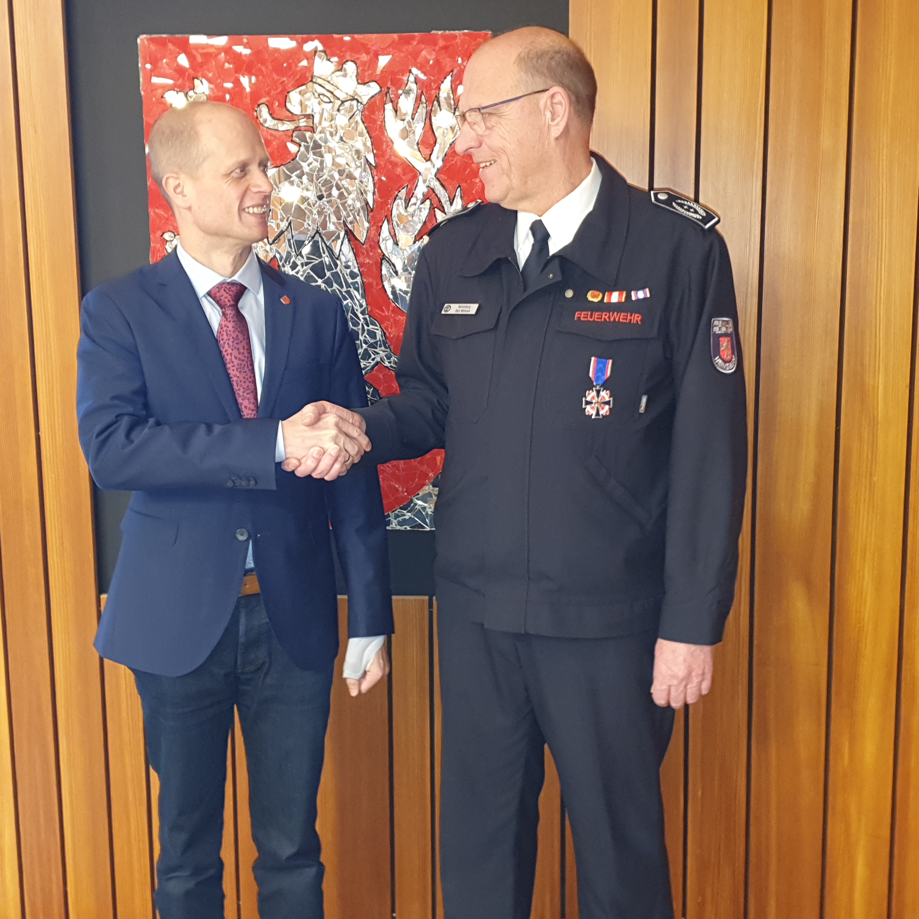 Bürgermeister Kai Louis verabschiedete Ralf Wählen als Leiter der Freiwilligen Feuerwehr in Heinsberg