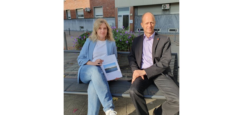 Christina Rausch, Klimaschutzmanagerin der Stadt Heinsberg und Bürgermeister Kai Louis