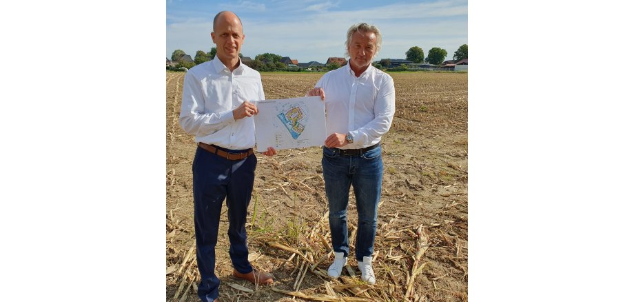 Bürgermeister Kai Louis und Guido Peters, Ortsvorsteher von Heinsberg-Kempen an der Kempener Straße