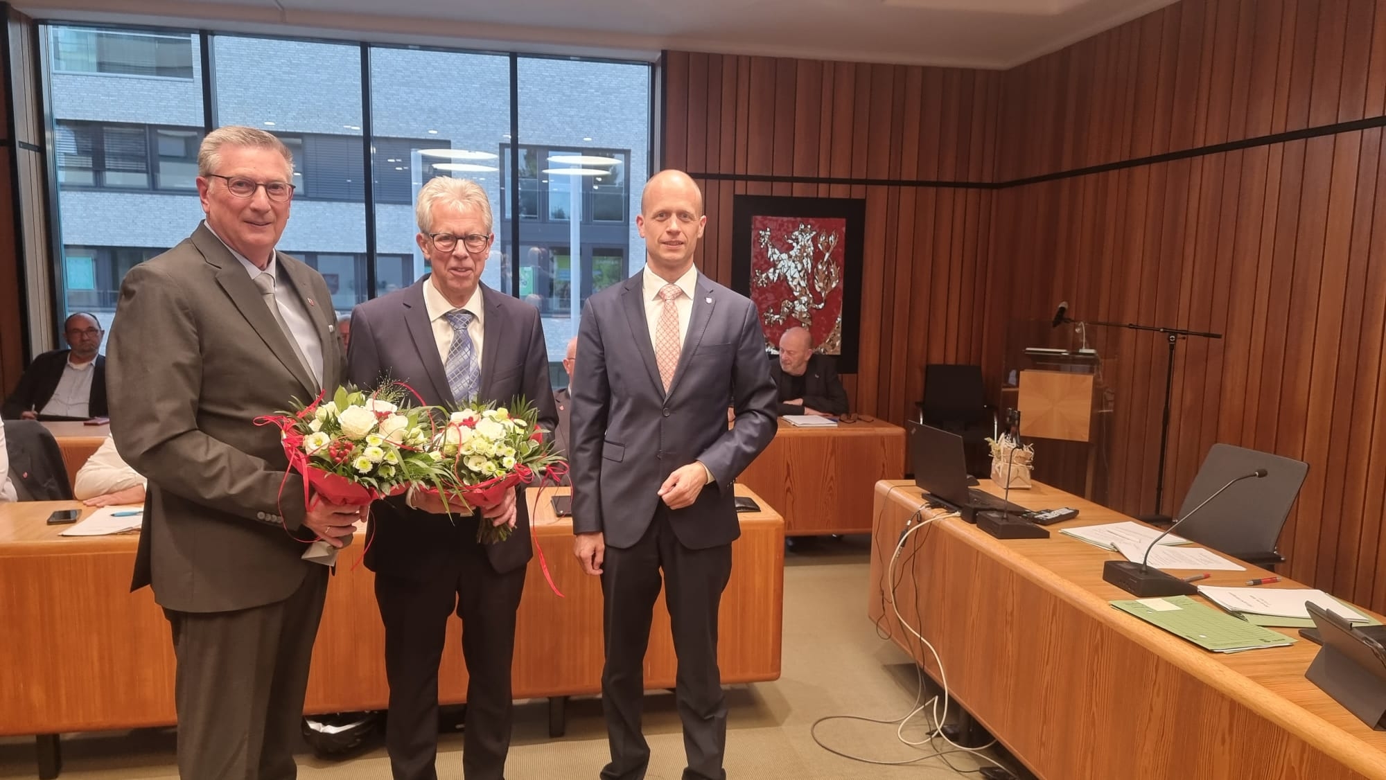 Bürgermeister Kai Louis mit Albert Heitzer und Siegfried Jansen
