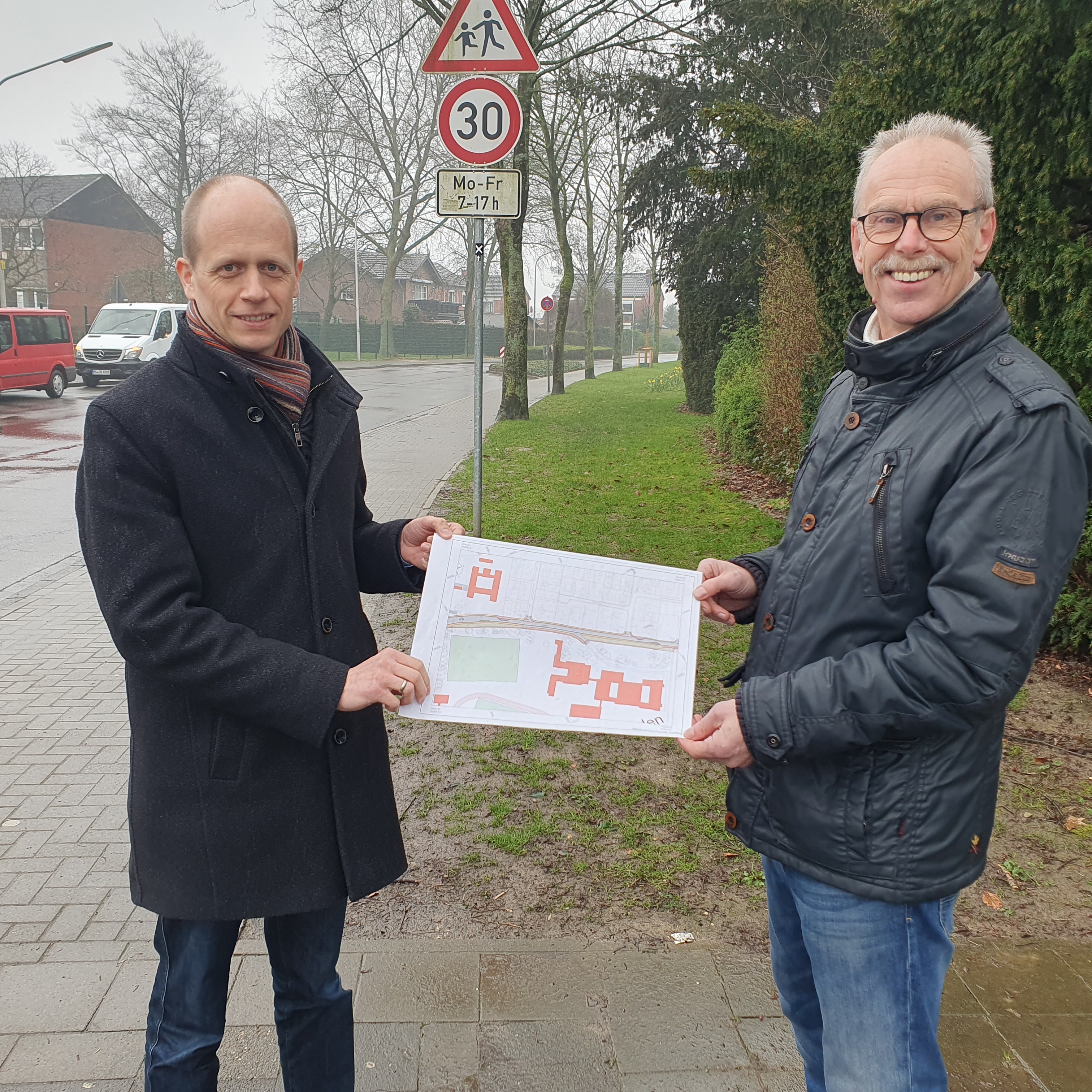 Bürgermeister Kai Louis und Helmut Frenken, Ortsvorsteher von Heinsberg-Oberbruch