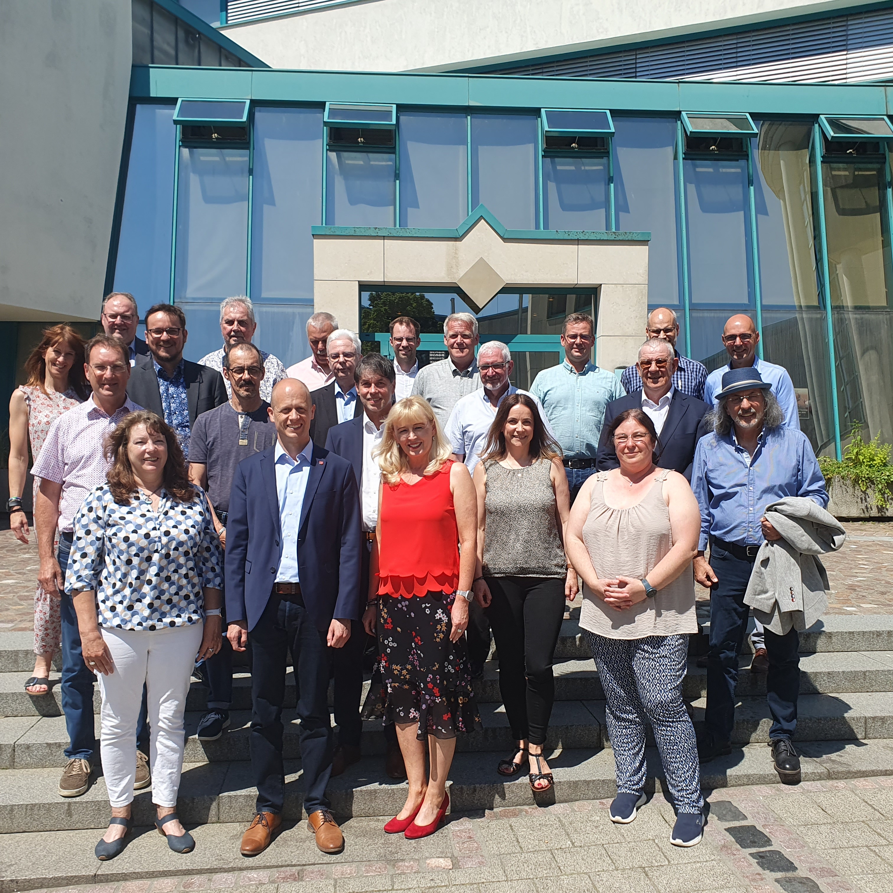 Bürgermeister Kai Louis mit den Jubilarinnen und Jubilaren, Vertretern der Stadt und des Personalrates