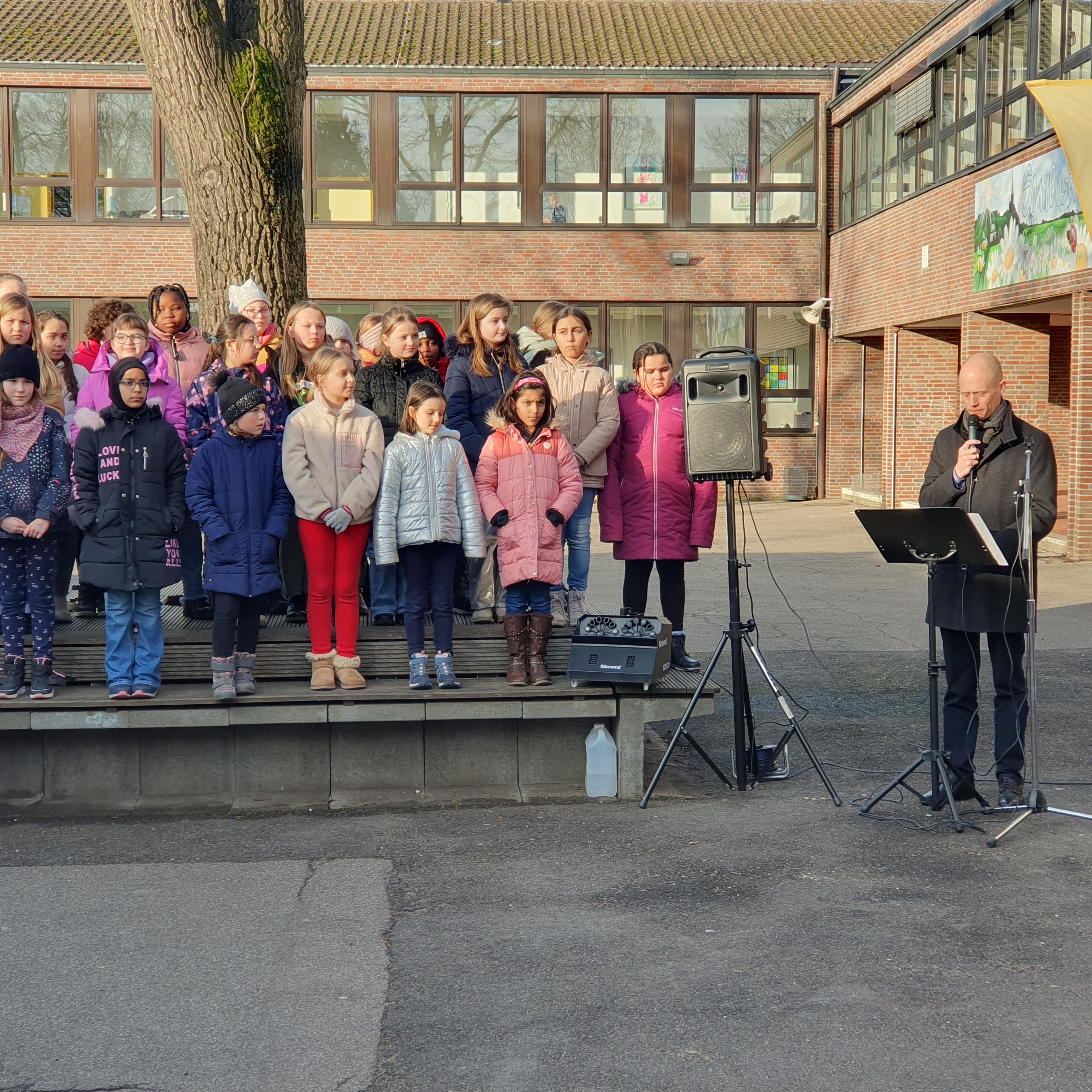 Schulhof Sonnenscheinschule