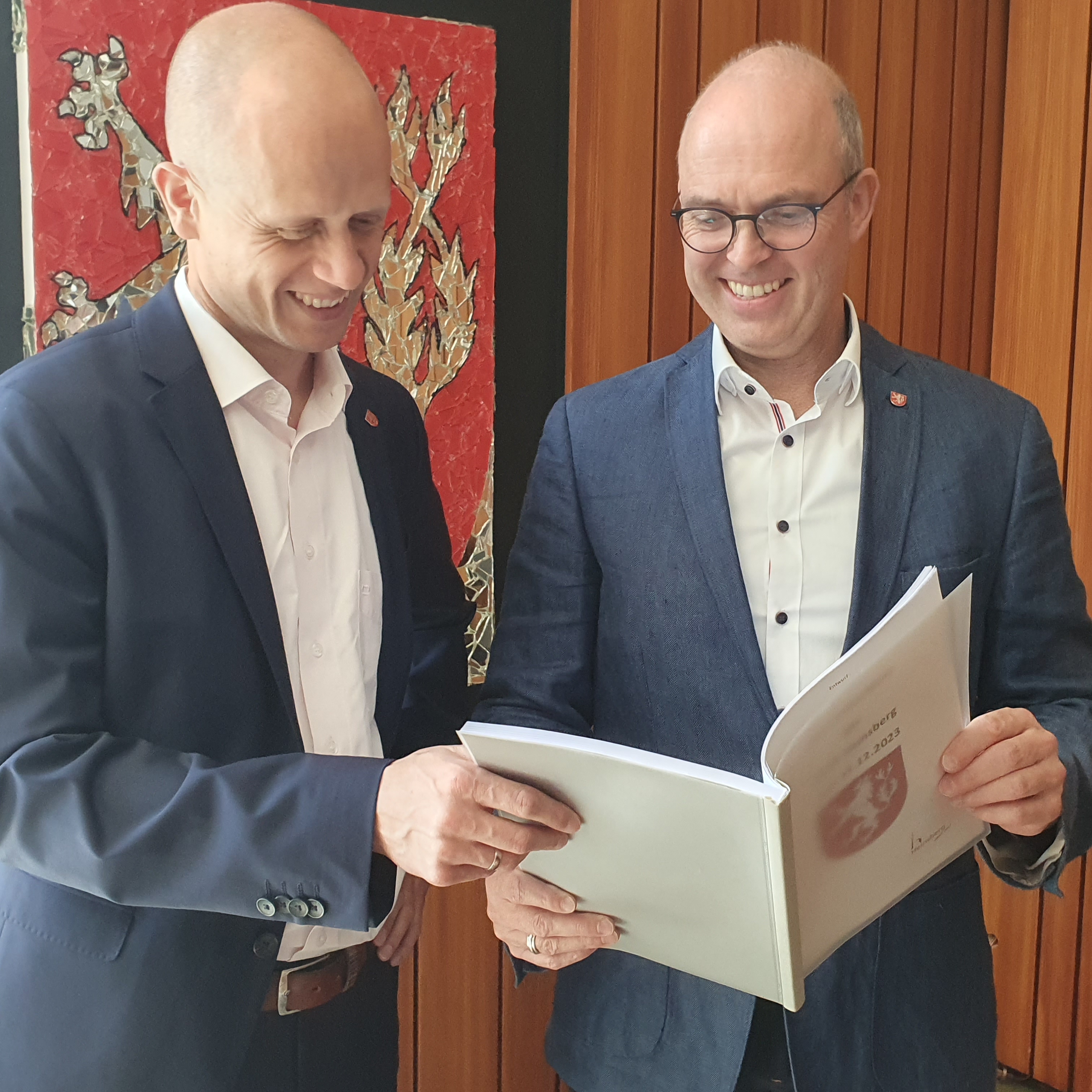 Bürgermeister Kai Louis und Kämmerer Michael Schmitz 