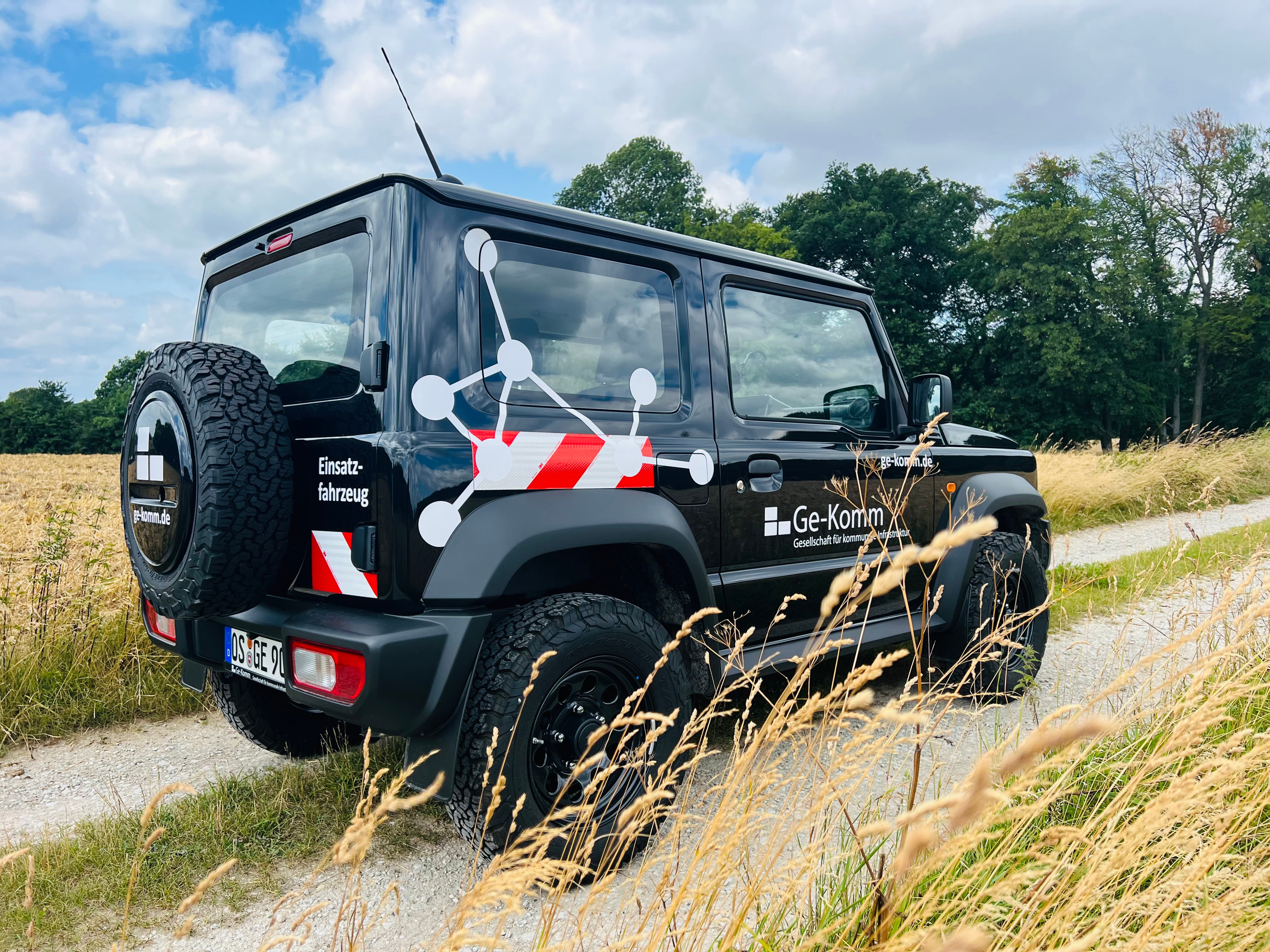 geländetaugliches Allradfahrzeug der Firma Ge-Komm GmbH