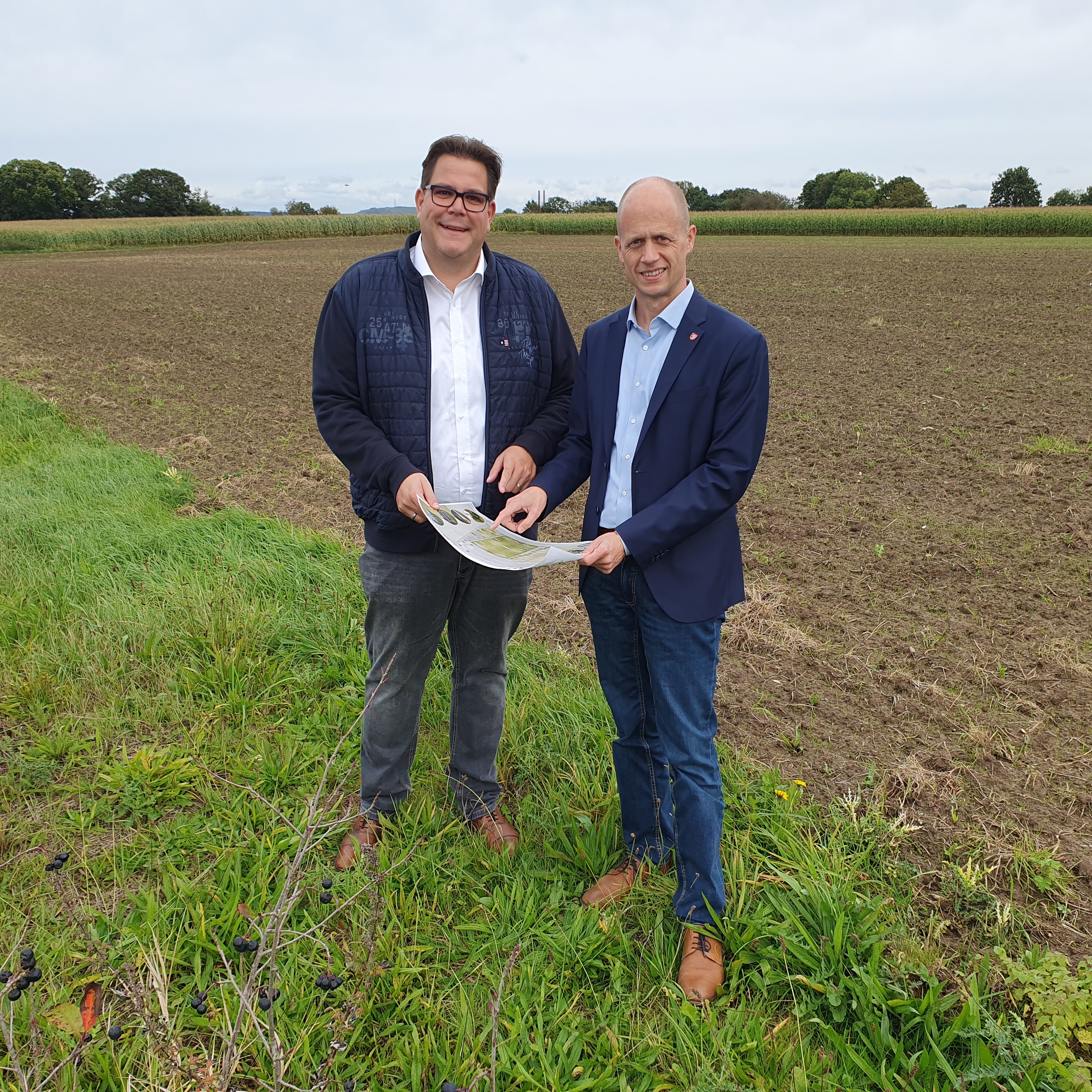 Bürgermeister Kai Louis und Guido Schluns, Ortsvorsteher Heinsberg-Schafhausen