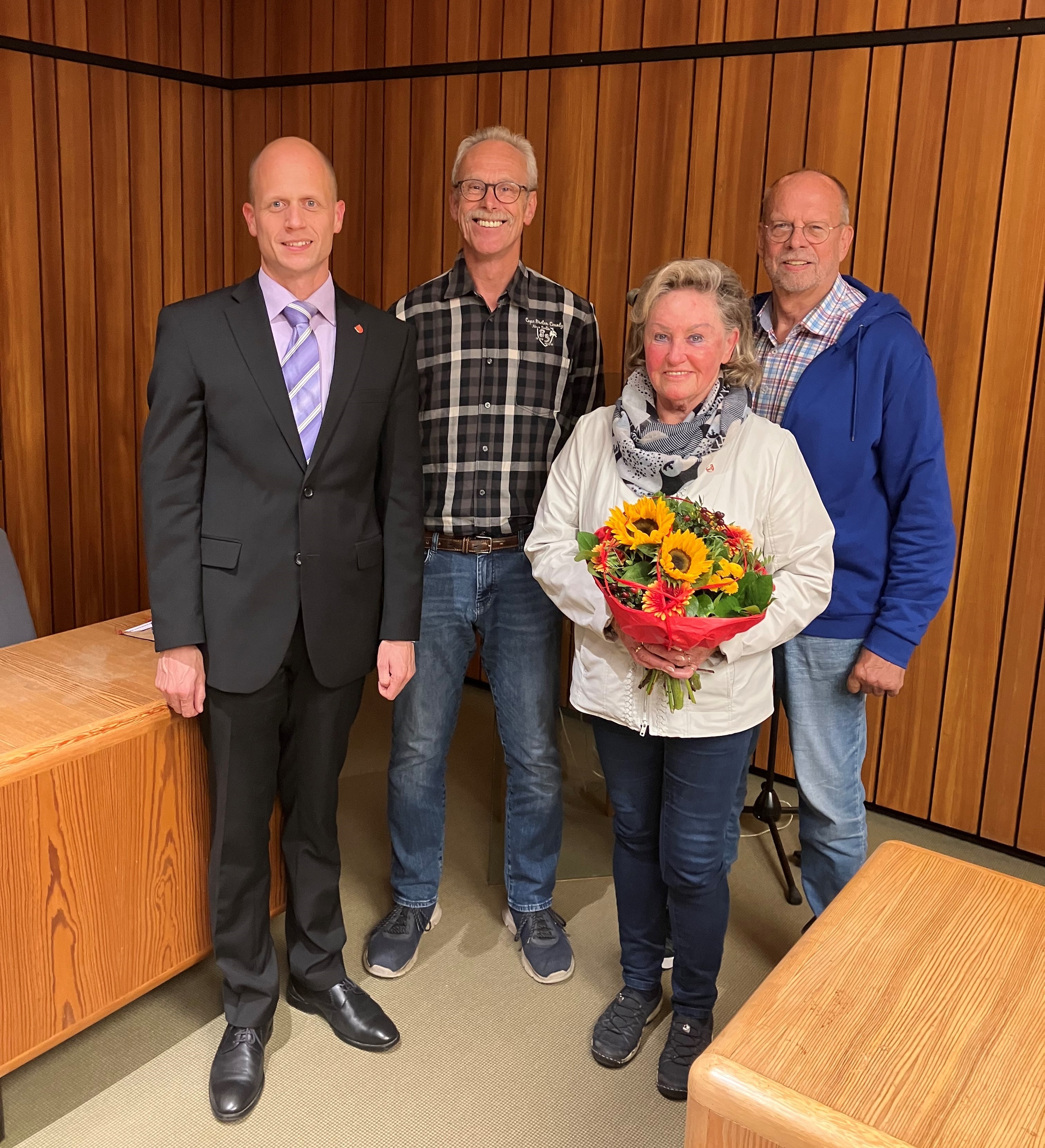 Bürgermeister Kai Louis, Helmut Frenken, Inge Deußen und Ralf Herberg