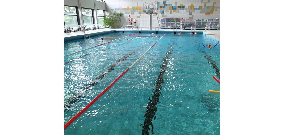 Hallenbad - Schwimmbecken