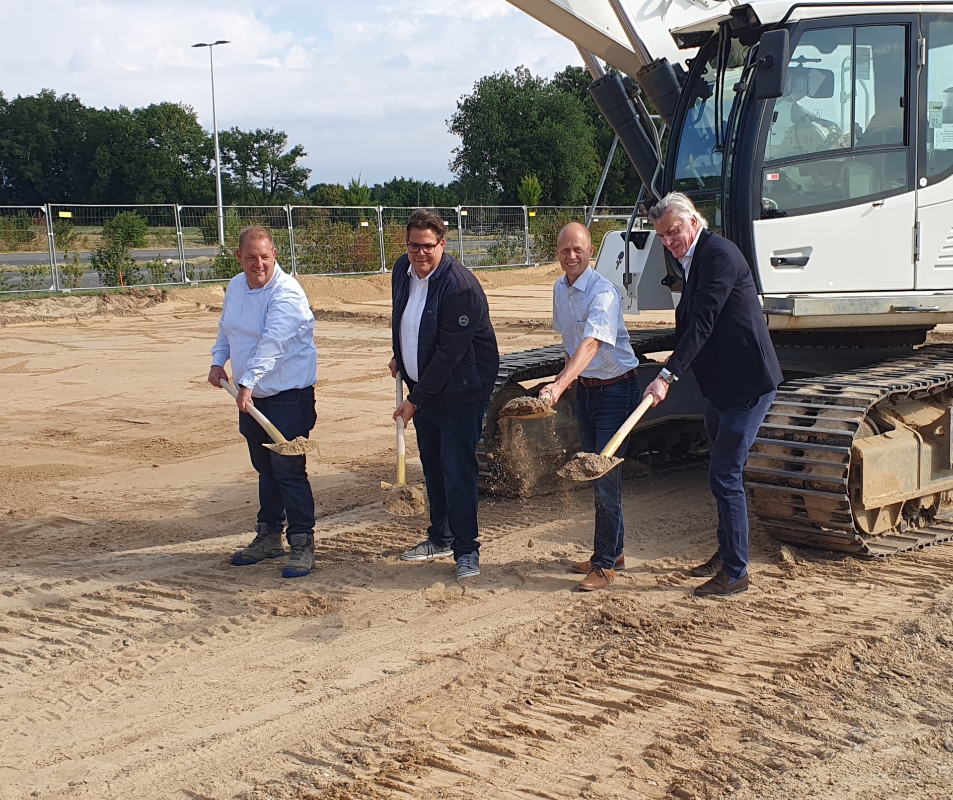 Spatenstich Kunstrasenplatz Schafhausen