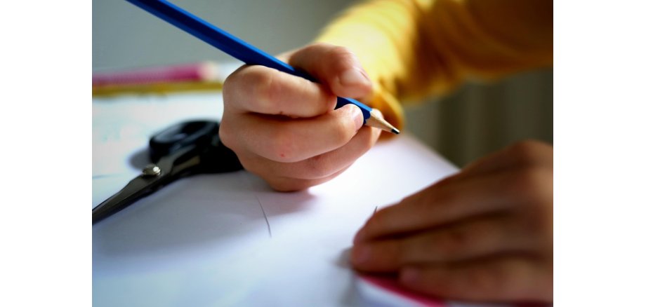 Schüler schreibt